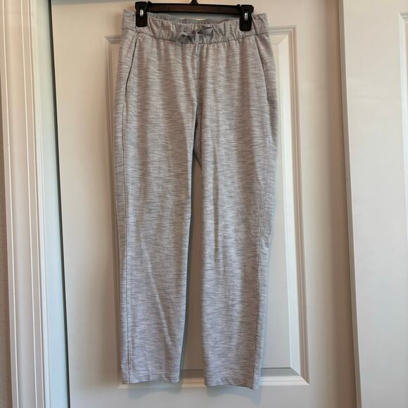 Lululemon On The Fly Pant Sz 6 Cropped Light Grey Athletic Athleisure - Picture 2 of 10